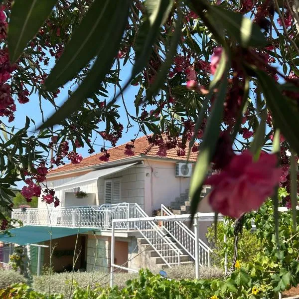 Korčula Guest House, hotel in Korčula