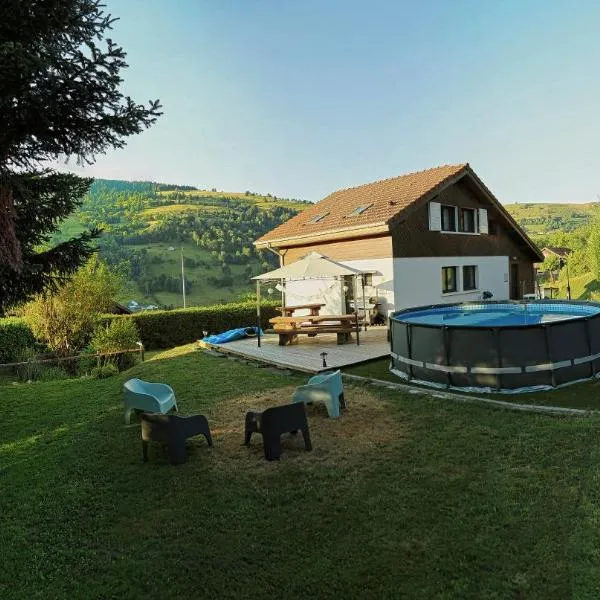 Le petit coin de Jeanne et Marcel chalet de vacances La Bresse, hôtel à La Bresse
