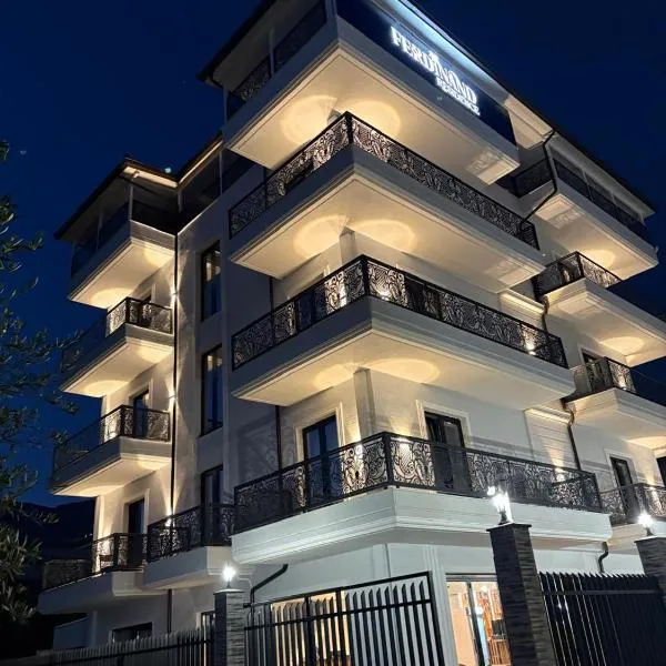 Ferdinand Residence, hotel in Himare
