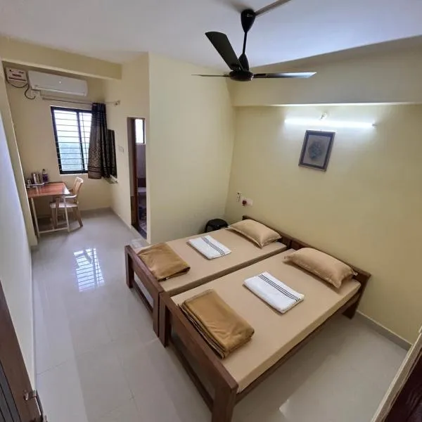 Shubham Suites & Party Hall, hotel in Hubli