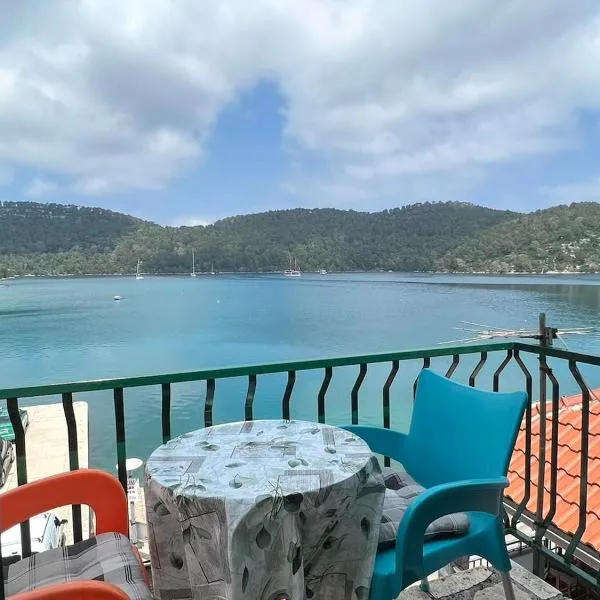 Stella Maris studio - B, hotell sihtkohas Polače