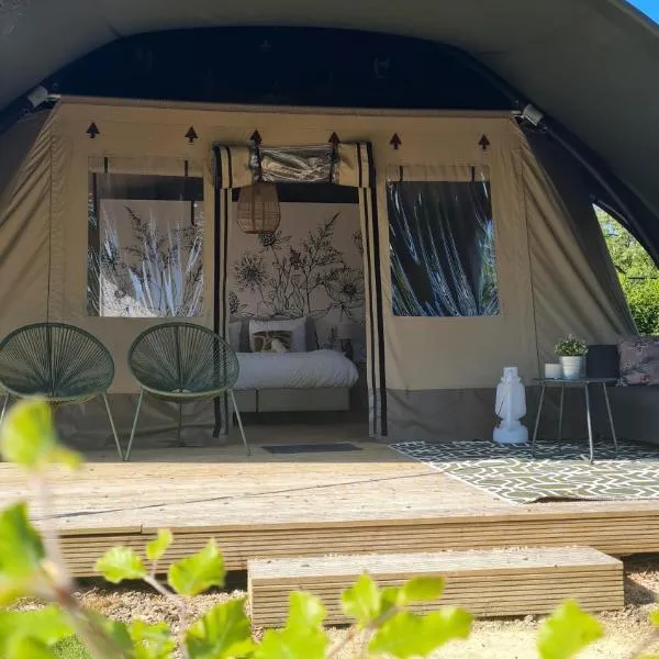 Luxe Glamping Lodge Dahlia, hotel in Meerssen