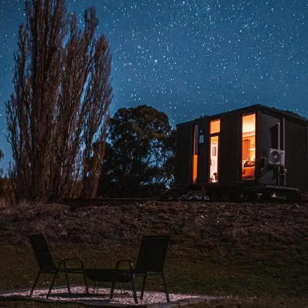 Brungle Creek Escape 1 by Tiny Away, hotel in Gundagai