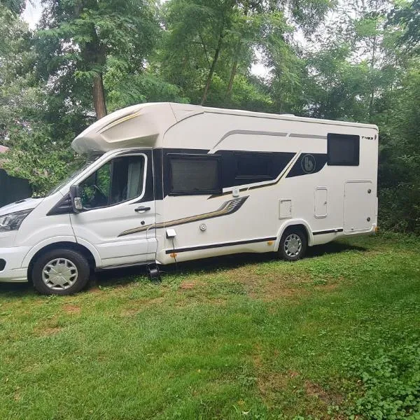 Camping - Bring dein Zelt oder Van und erlebe unseren Verein!, hotel in Feldkirchen bei Graz