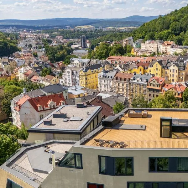 Unique Penthouse with terrace and exceptional view, Hotel in Karlsbad