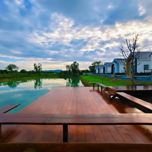 Hug Home Resort Wichianburi ฮักโฮม รีสอร์ท วิเชียรบุรี, ξενοδοχείο σε Wi-jiērn