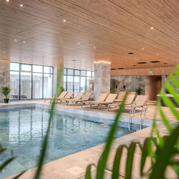 Unique 4U Apartment in Odyssey Spa&Pool-parking, hotel din Mamaia