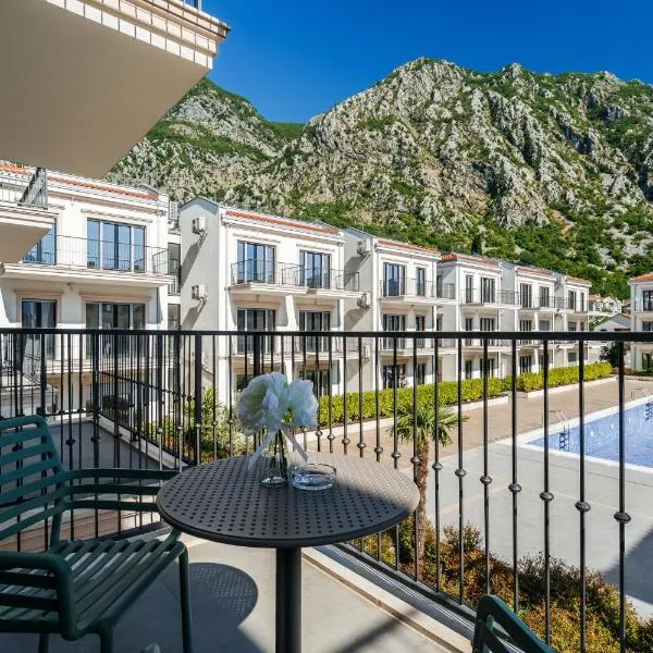 Risan Bay, hotel i Risan