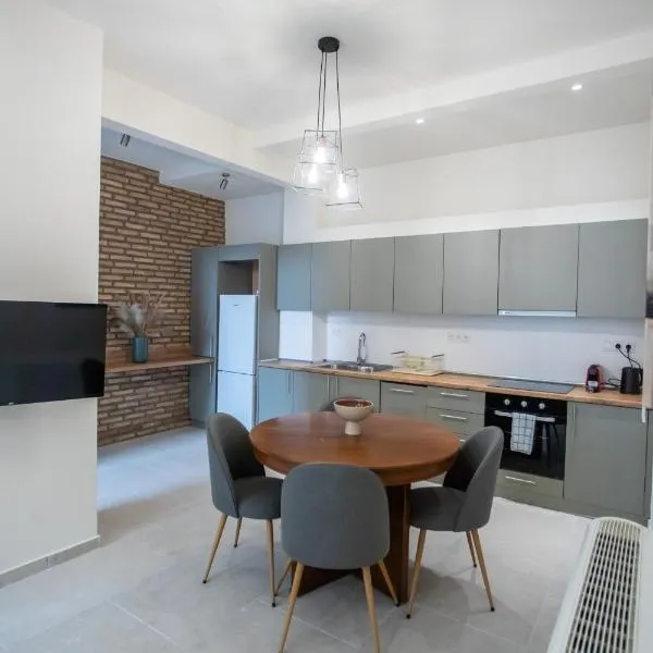 Luxury 2BA in Thissio and next to ancient city of Athens, ξενοδοχείο στην Αθήνα