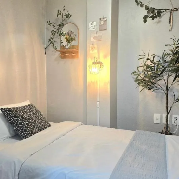 Rinn Stay - Bongcheon Station, Seoul National Uni, Airport Bus, hotel in Seoul