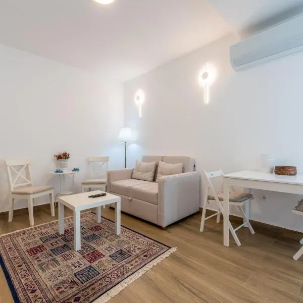 Symphony Tivat Apartment，位于唐加拉斯特瓦的酒店