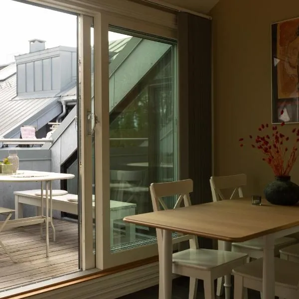 Top floor - view & balcony in Oslo city center, hotel v Oslu