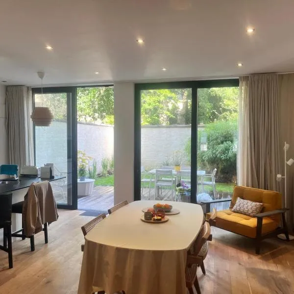 Completely renovated apartment, hotel in Antwerpen