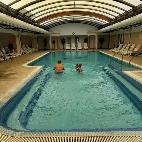 Igazgyöngy apartman, hotel v destinaci Zalakaros