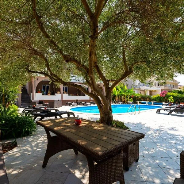 Dorothealy Apartments with Garden and Pool，諾瓦的飯店