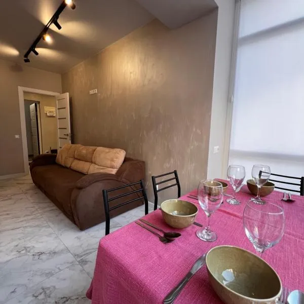 Lux Apartment, hotel in Dobrovelychkivka