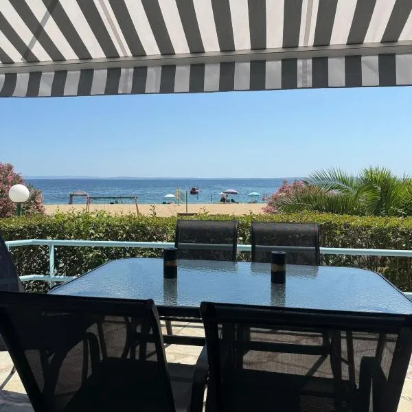 VK Beach House, hotel di Kalyves Poligirou