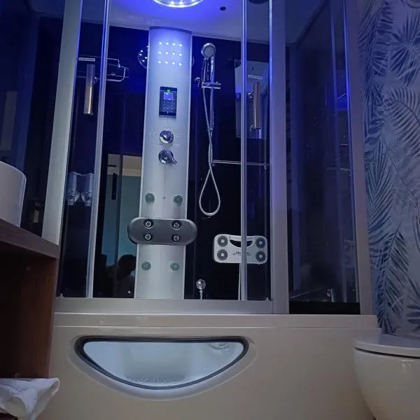 Luxury Rooms Bari, hotel in Bari