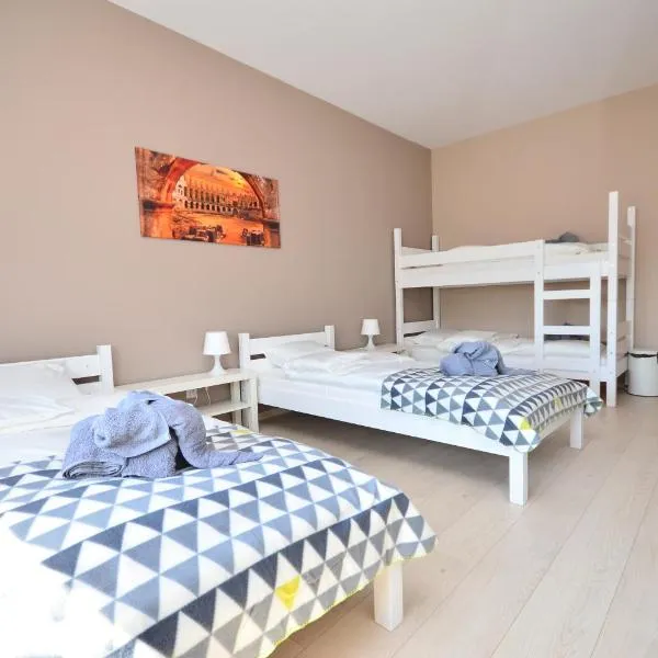 G'HOSTEL, hotel in Deszczno