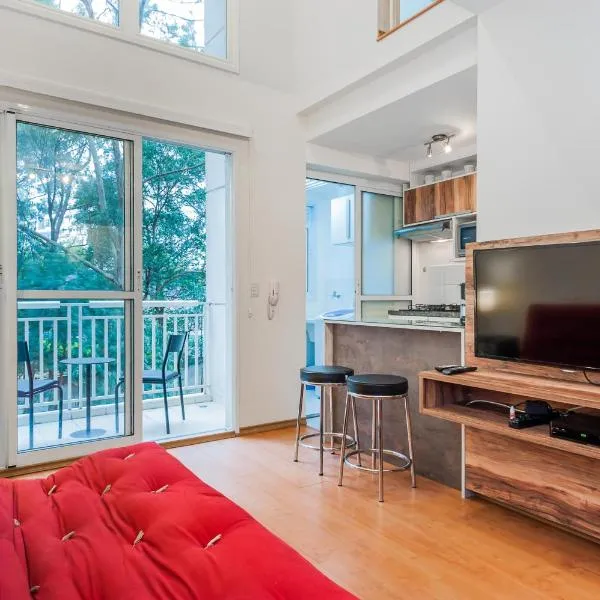 BHaus Morumbi Impression - Loft Duplex 50m2 - Cama Queen - 6o andar - Vaga de Garagem - Próximo ao Shopping Jardim Sul - Academia - Piscina - Acomoda 4 pessoas - ip6, hotel in São Paulo