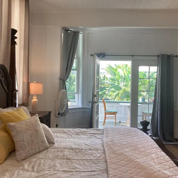 Hilo Bay Oceanfront Bed and Breakfast, готель у місті Гіло