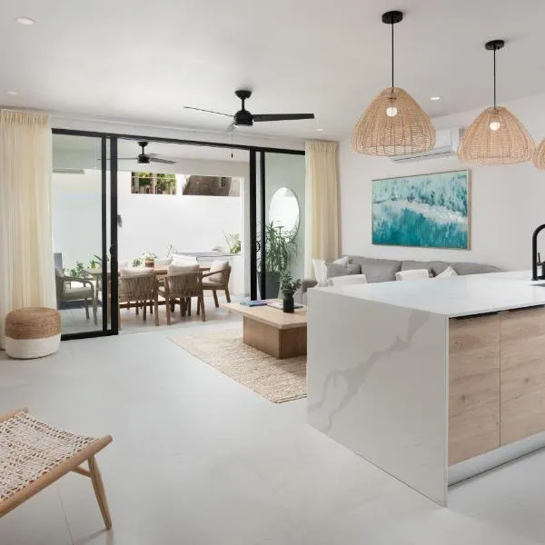 The Carlton Barbados - Luxury Townhouse Rental, hotel em Saint James