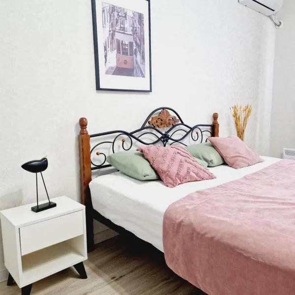 17 мкр 90 дом, hotel in Aktau