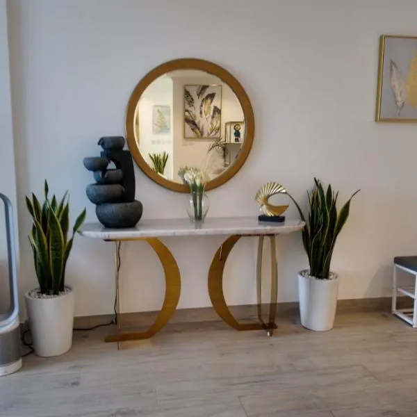 Amazing 3 bedrooms in Mayas geneva, hotel in Dubai