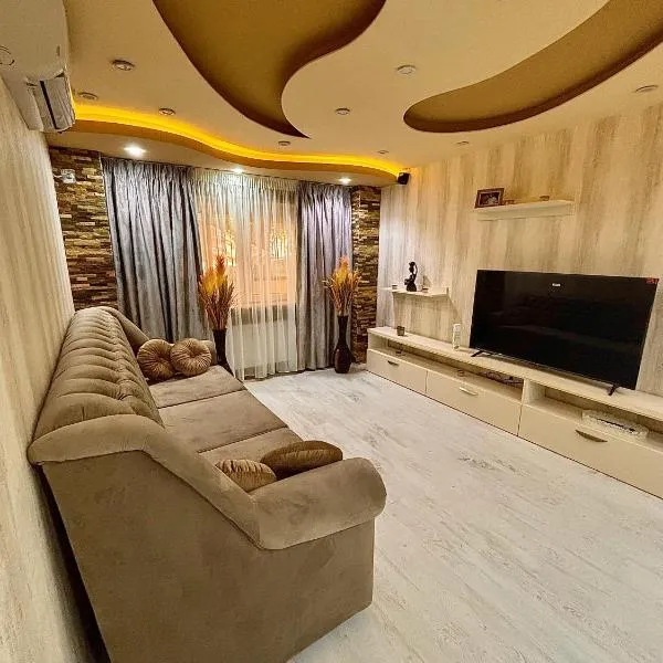 Apartament de lux cu terasă, hotel v destinaci Ploješť