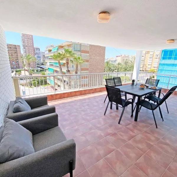 Aisa - 1ª Línea de Mar - Parking, Terraza, AC, hotel in Benimagrell