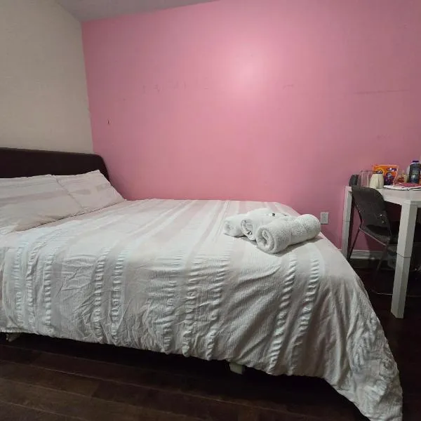 Cozy Room 4mins from Ottawa-Gatineau Airport, hotel v destinaci Gatineau