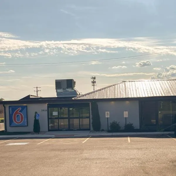 Studio 6 Rockford, IL – RFD Airport, hotel en Rockford