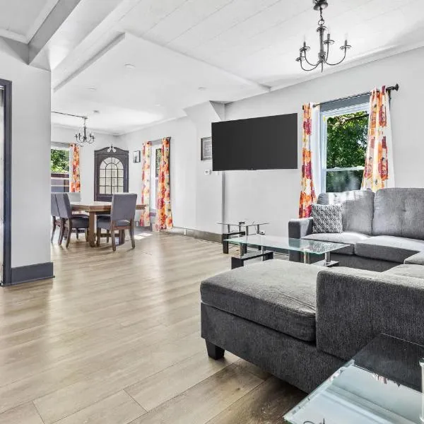 Spacious 4BR 1BA close to the Falls、ナイアガラフォールズのホテル
