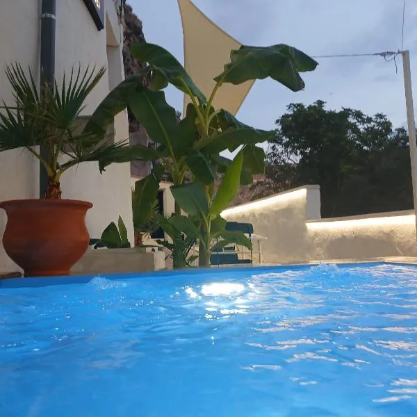 Coves Del Xuquer, hotel v destinaci Jorquera