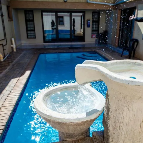 Pillacol Guest House, hotel in Victoria Falls