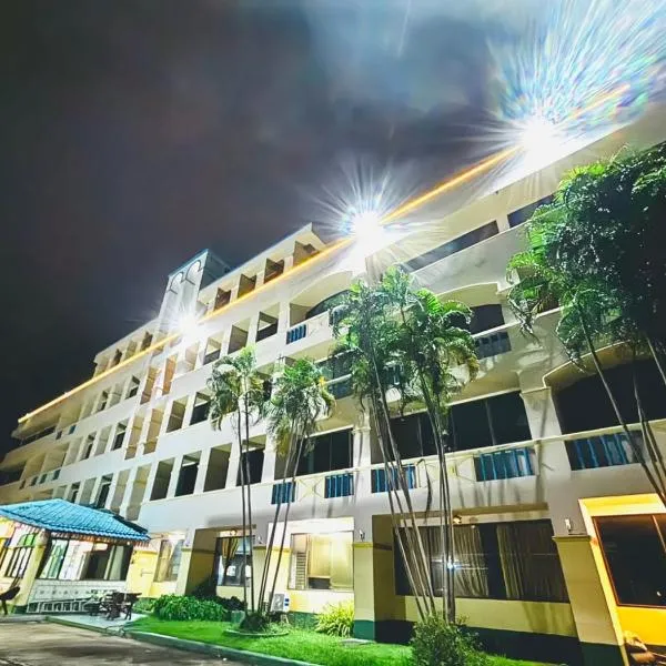 โรงแรมรอยัลจอมมณี เฮอริเทจ, hotel u gradu 'Ban Na Kai'