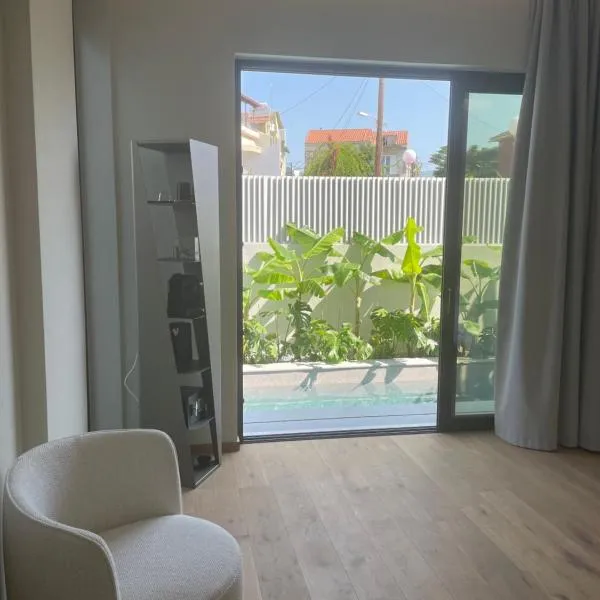Nõs Luxury Rooms, hotel in Mesolongion