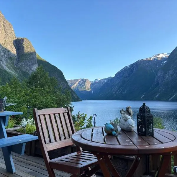 Iris Vedal, hotel v destinaci Nauste