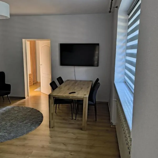 Nocleg pod Orzechem Apartament z 2 pokojami, hotel in Wapnica