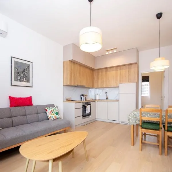 Adriatic calm Terrace & Parking, hotel in Becici