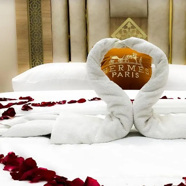 Luxueux Duplex sur Tanger avec un espace de vie exceprionnel, hotel in Tangier