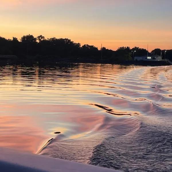 The Lakehouse Bell B&B, ξενοδοχείο σε Lacolle