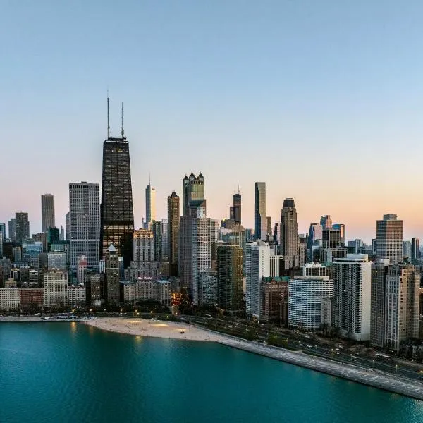 Luxurious Lincoln Park Home with Gourmet Kitchen, hotel en Chicago