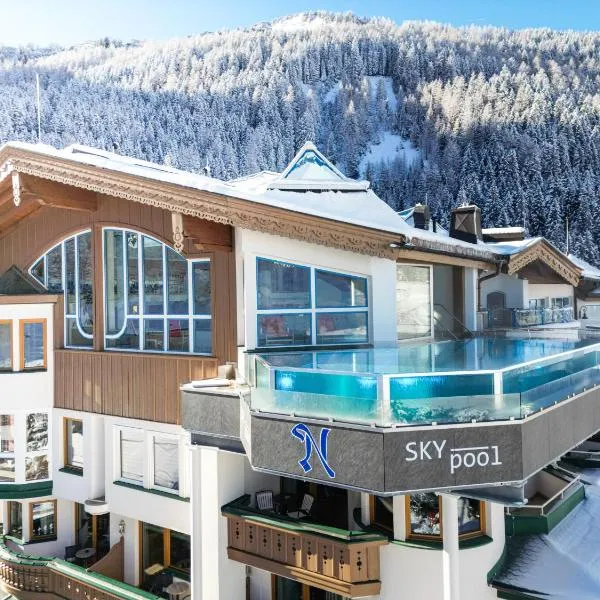 Hotel Neuhintertux 4 Sterne superior, hotel in Tux