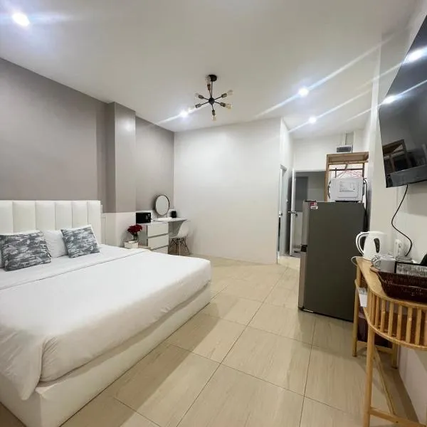 บ้านพ่อกับแม่ by ทองนาค อพาร์ตเมนต์, hotel in Pattaya Central