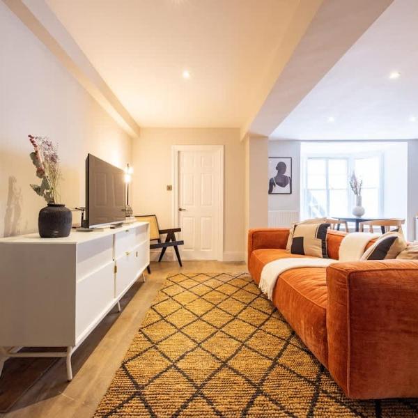 The Paddington Flat - Modern 2BDR with Patio, London