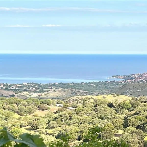 Petrino view at vafios, hotel in Vafiós