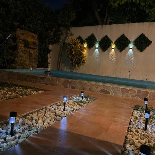 Casa de campo con piscina, aire acondicionado, estacionamiento privado con BBQ, hotell sihtkohas Barranquilla