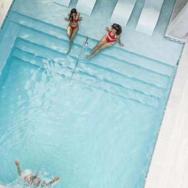Nautilus by La Jamaca Hotels-Downtown La Parguera，位于拉哈斯的酒店