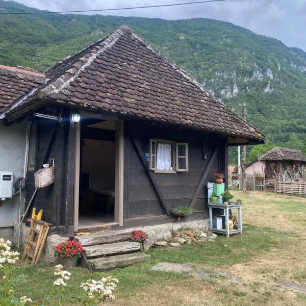 Etno vajati Perućac，位于佩鲁恰茨的酒店